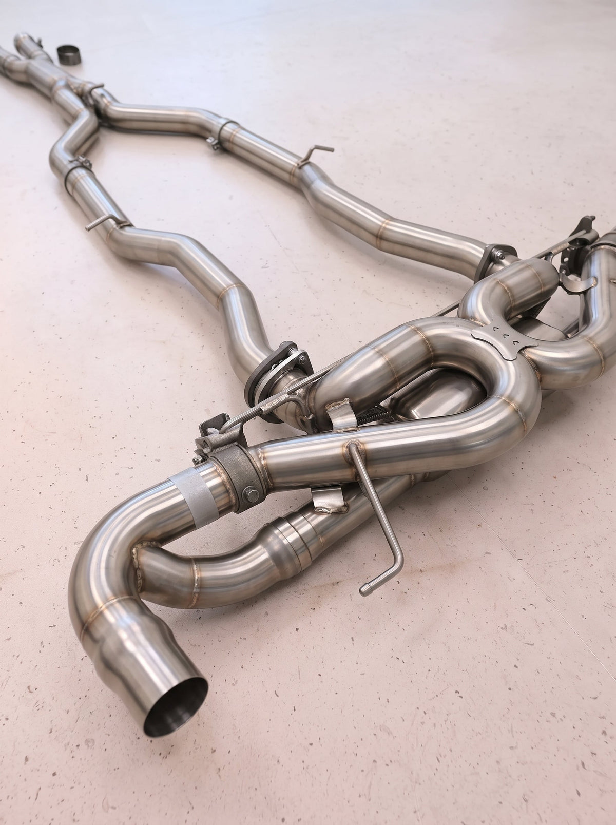 Ligne d'échappement à clapets ROG pour Aston Martin DBS Superleggera V12
