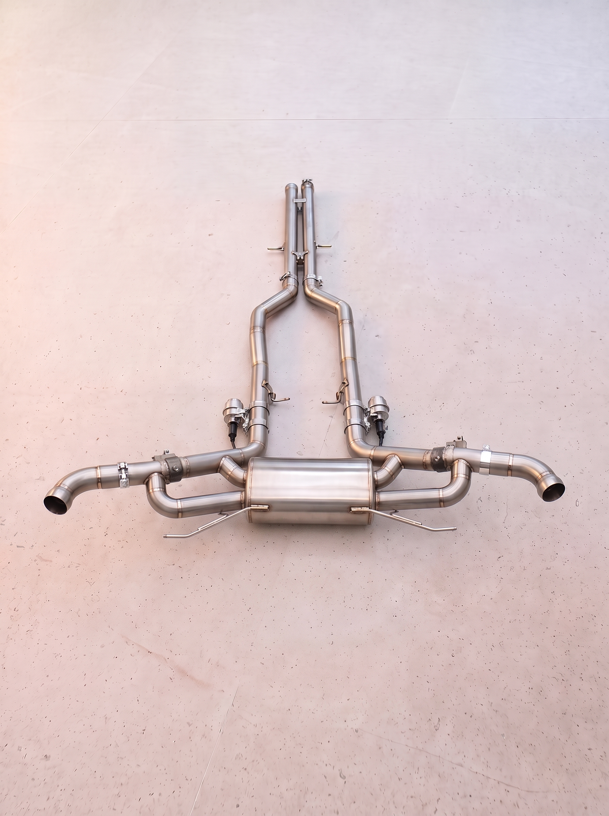 Ligne d'échappement inox à clapets ROG pour Aston Martin DBX707 V8 4.0