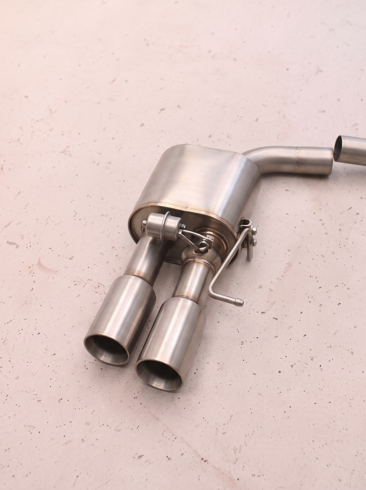 Silencieux arrière inox de la ligne d'échappement ROG pour Audi A4 / A5 B9 2.0 TFSI