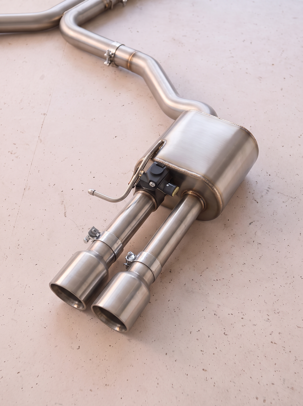 Silencieux arrière inox de la ligne d'échappement ROG pour Audi A4 B8 3.2 FSI V6