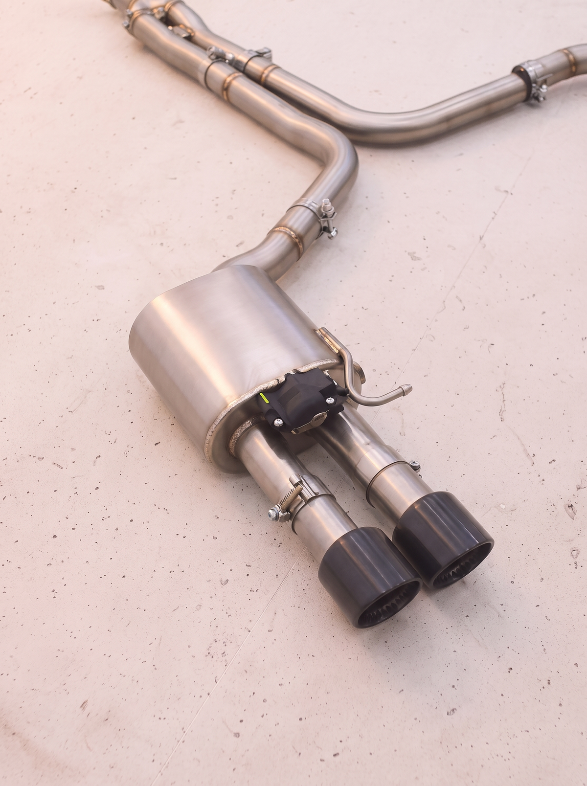 Silencieux arrière inox de la ligne d'échappement ROG pour Audi A6 C7 2.0 TFSI