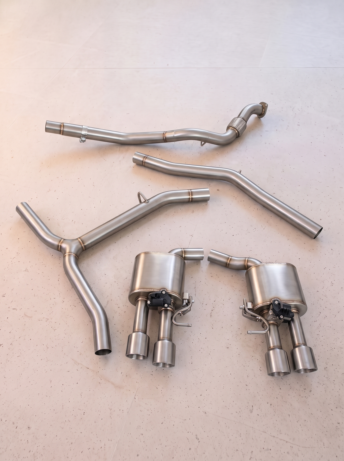 Ligne d'échappement inox à clapets ROG pour Audi A6 C8 2.0 TFSI