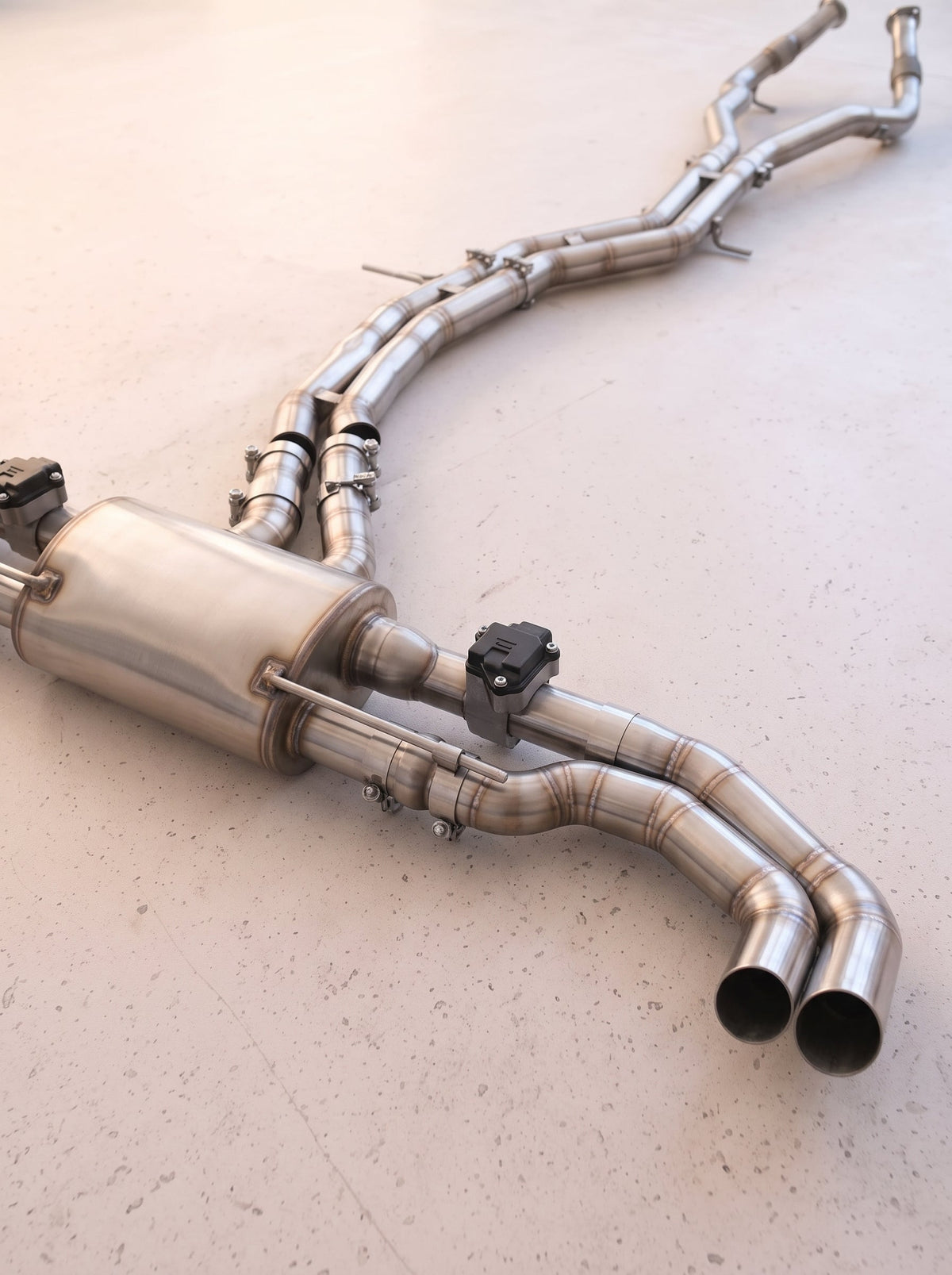 Ligne d'échappement à clapets ROG pour Audi RSQ3 F3