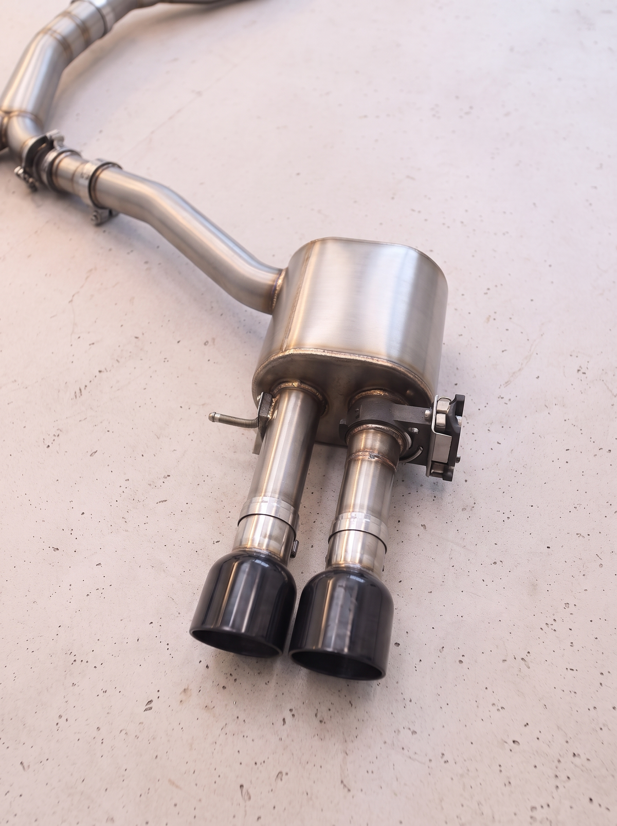 Silencieux arrière inox de la ligne d'échappement ROG pour Audi S4 / S5 B9 3.0 TFSI V6
