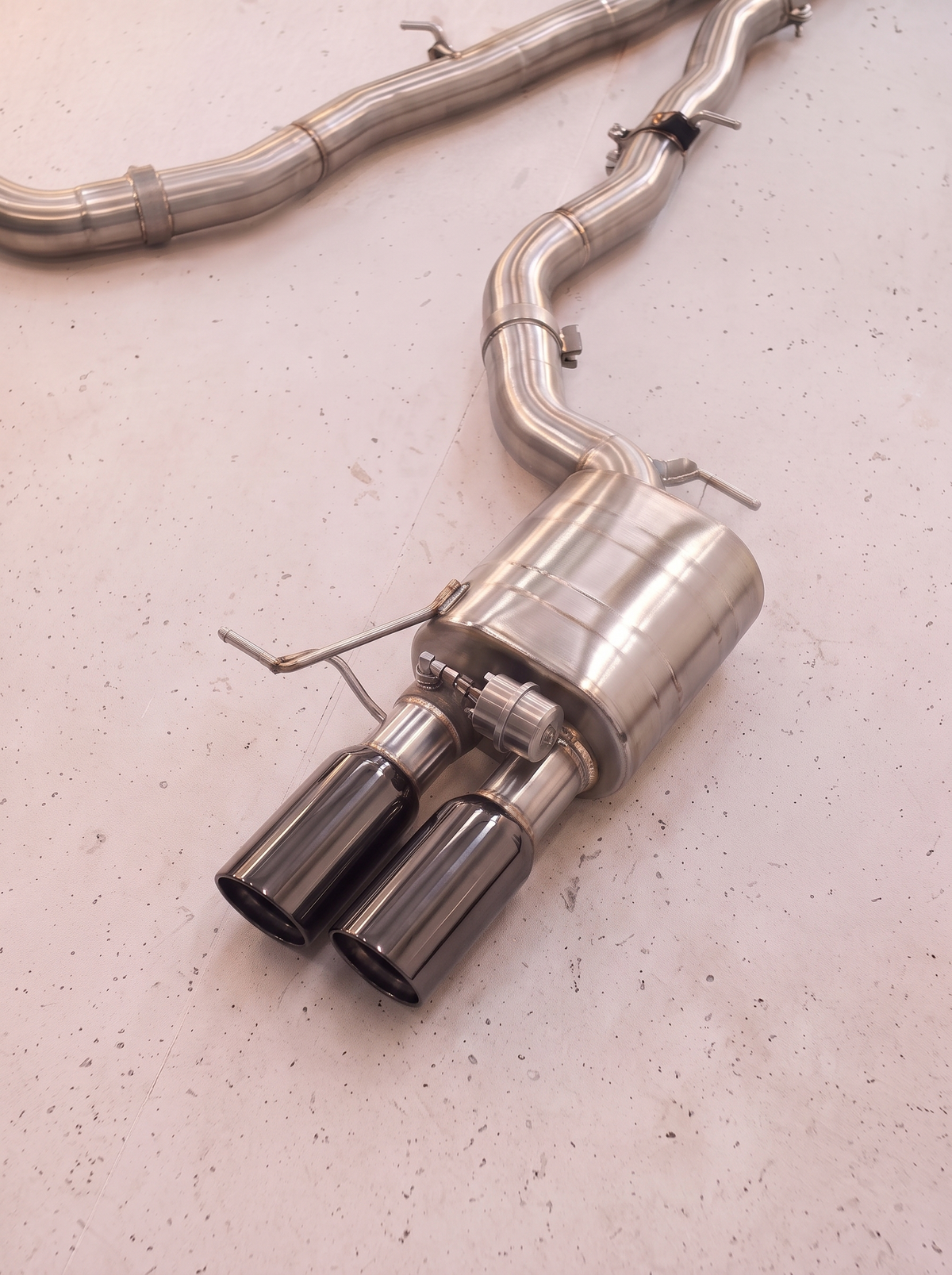 Silencieux arrière inox de la ligne d'échappement ROG pour BMW 550i N63 F10