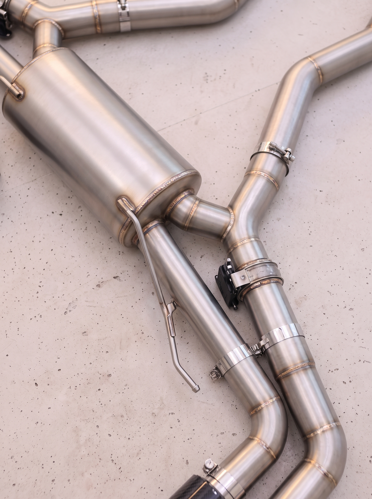Silencieux arrière inox de la ligne d'échappement ROG pour BMW X6 M F96 4.4TT