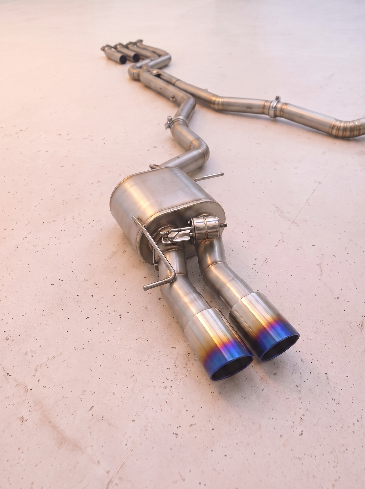 Ligne d'échappement sport inox ROG pour BMW Z4 E89 3.0T, vue au sol