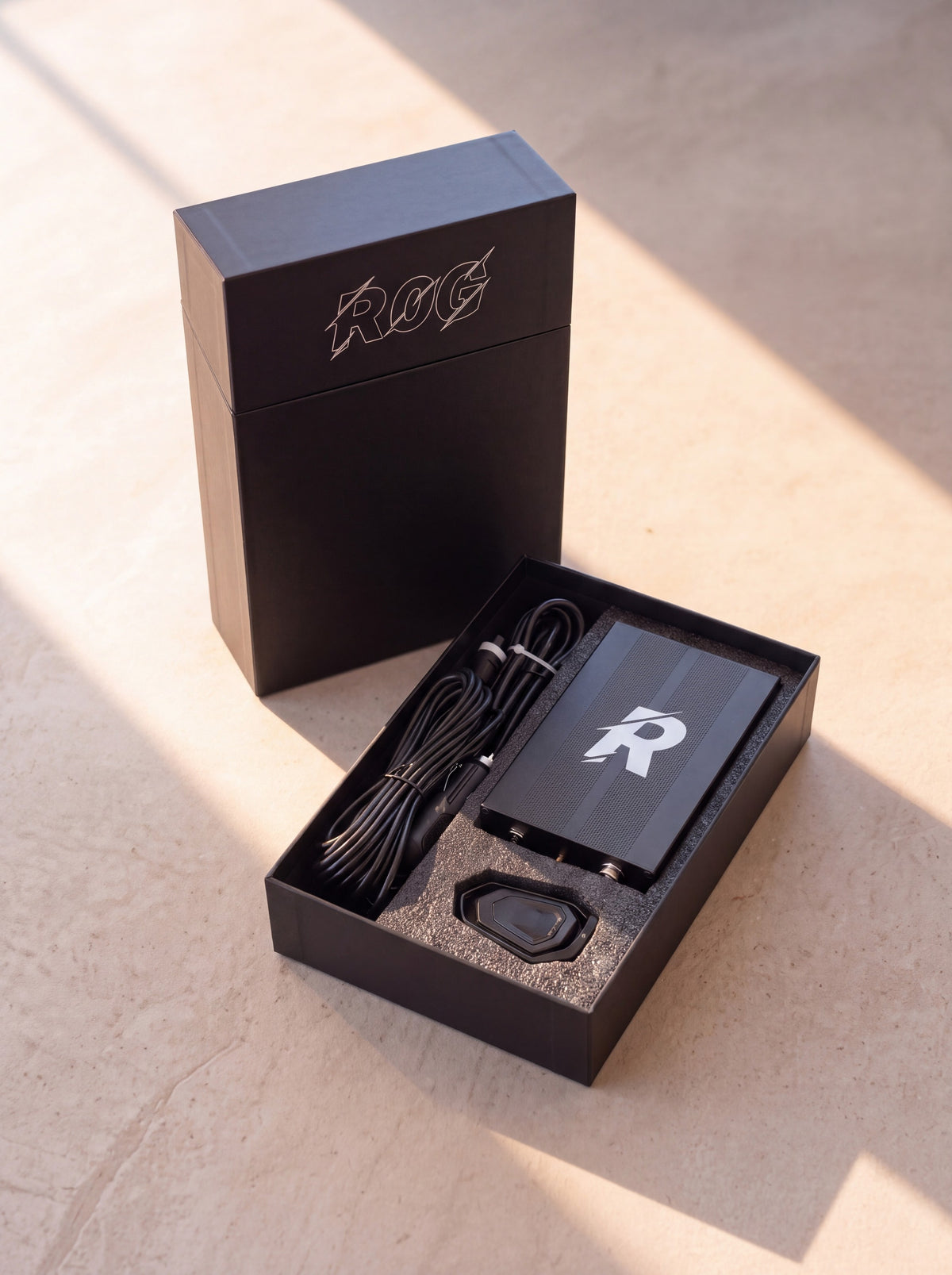 Boîtier de commande des clapets, télécommande et coffret Rog livrés avec la ligne d'échappement - RogMotorsport pour Mercedes-AMG GT / GT S C190 / R190 4.0 V8 biturbo