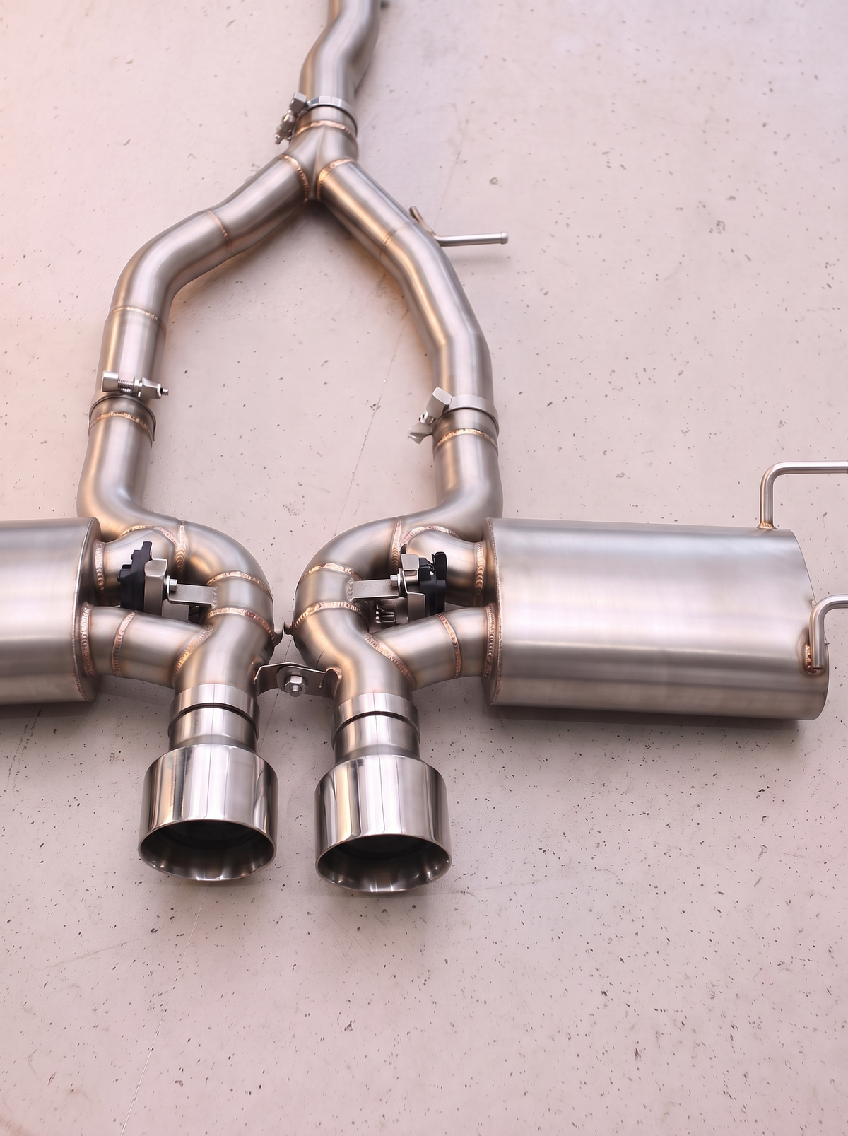 Silencieux arrière inox de la ligne d'échappement ROG pour Jaguar F-Type X152 2.0 Turbo