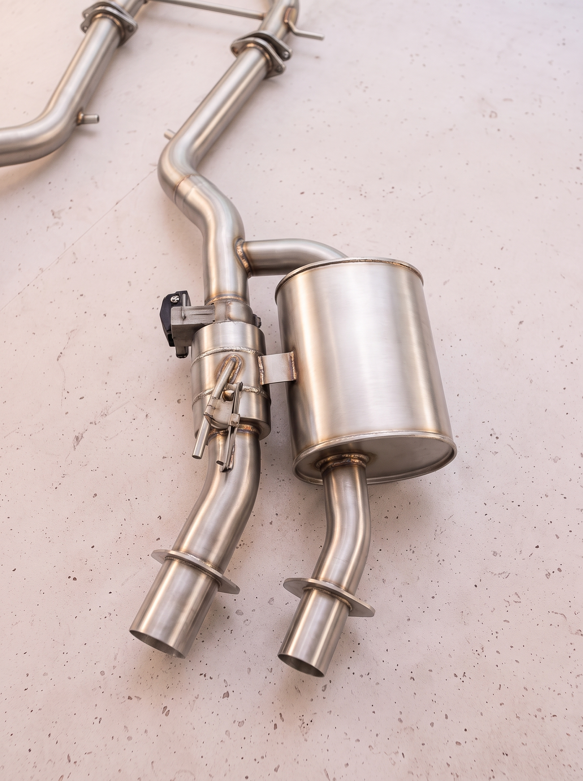 Silencieux arrière inox de la ligne d'échappement ROG pour Kia Stinger GT CK V6 3.3 TT