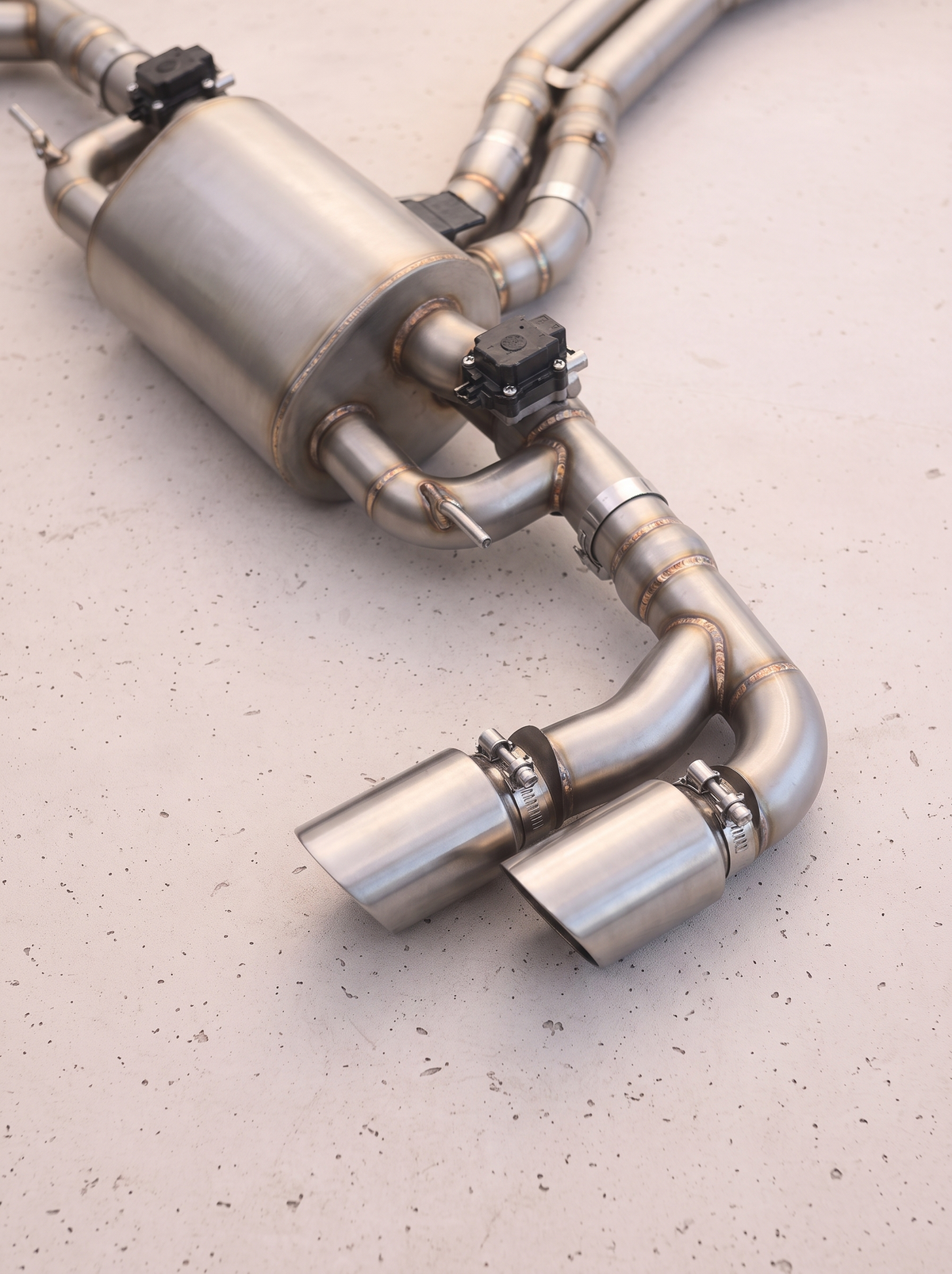 Silencieux arrière inox de la ligne d'échappement ROG pour Lamborghini Urus 4.0 V8