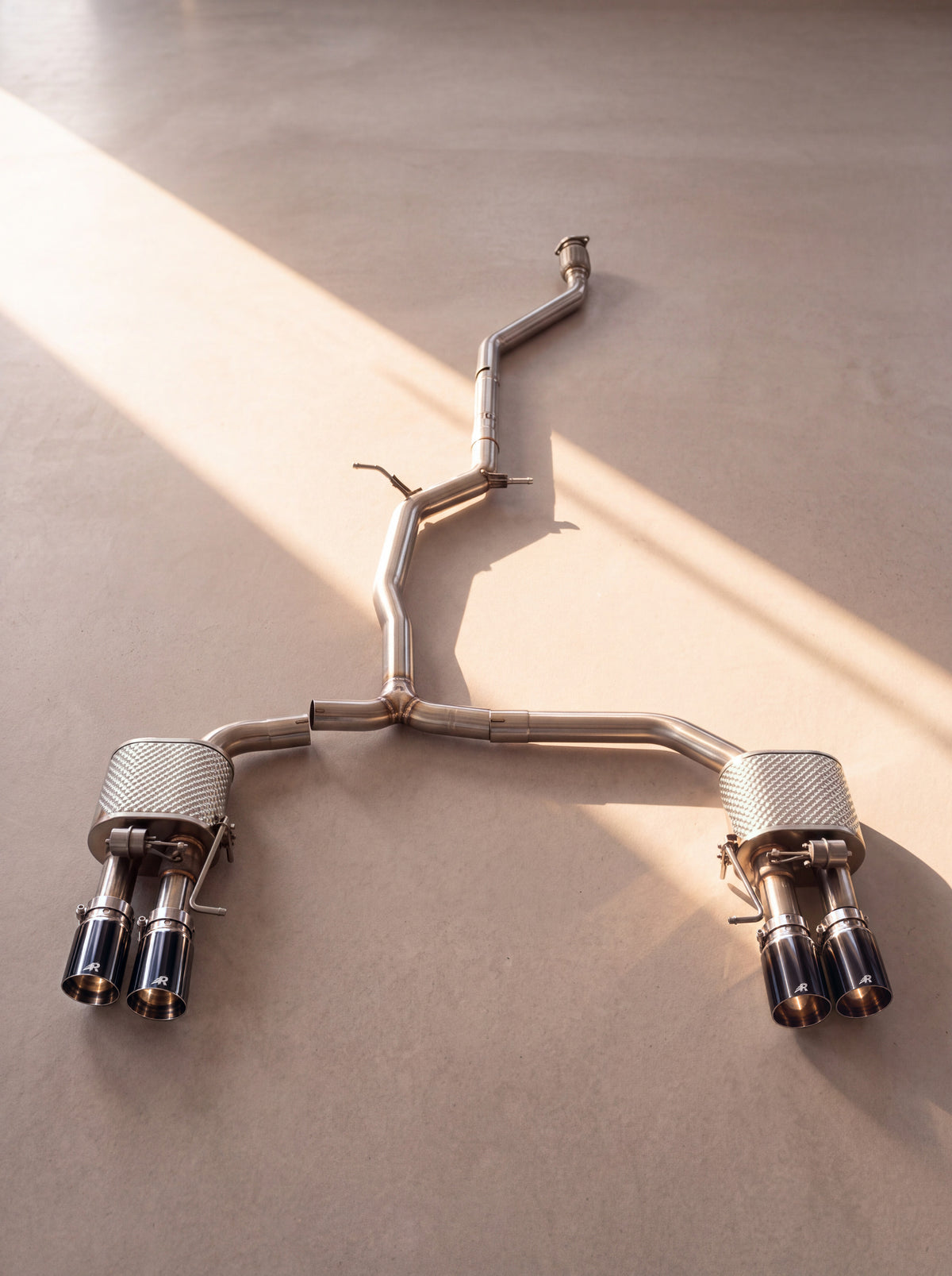 Ligne d'échappement titane brossé à clapets pour Audi A4 / A5 B9 2.0 TFSI (2017-2021), son pur sans résonateur, embouts Rog noir brillant - RogMotorsport