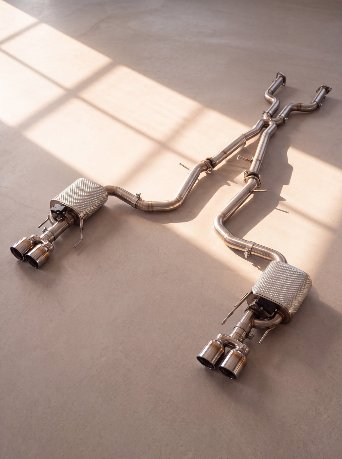 Sportsudstødning med klapper i børstet titanium til Lexus RC350 XC10 V6 3.5 (2014-2021), ren lyd uden resonator - RogMotorsport