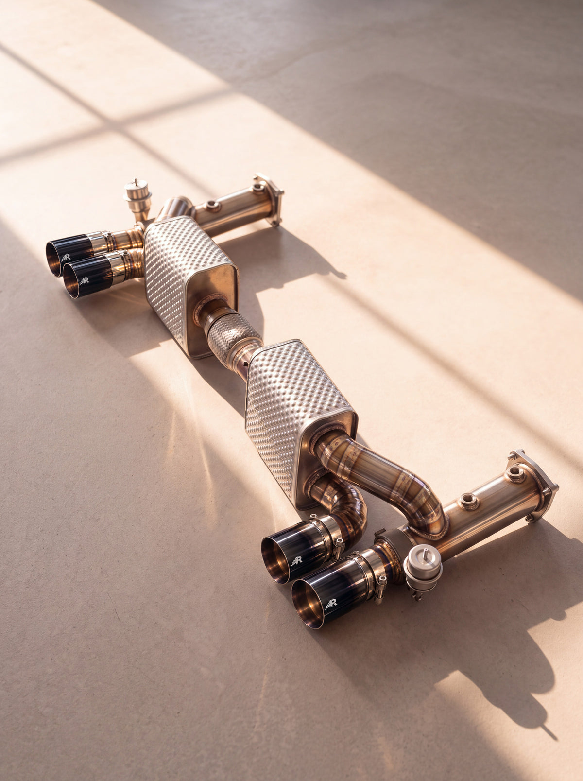 Uitlaat met kleppensysteem in geborsteld titanium voor Porsche 911 Turbo 996 3.6 biturbo (2000-2005), puur geluid zonder resonator, Rog-sierstukken hoogglans zwart - RogMotorsport