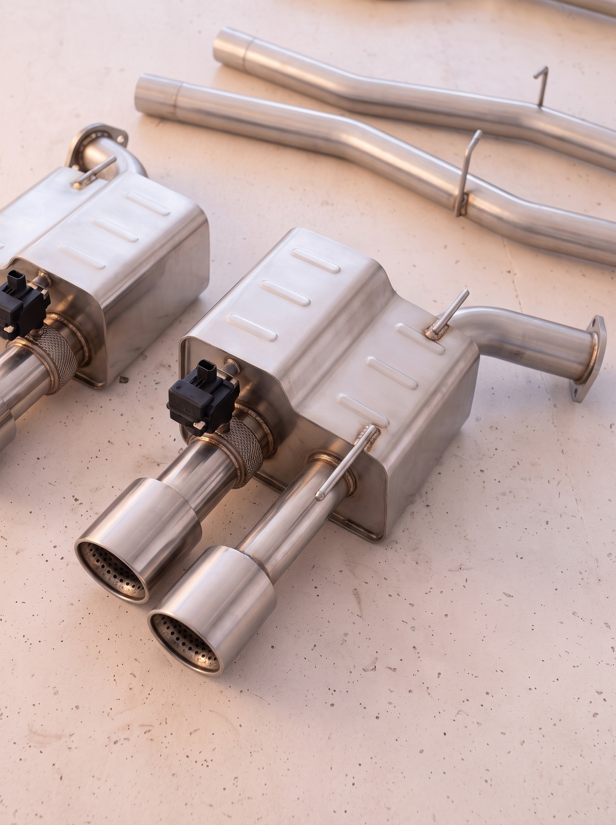 Silencieux arrière inox de la ligne d'échappement ROG pour Maserati GranTurismo V8 4.2