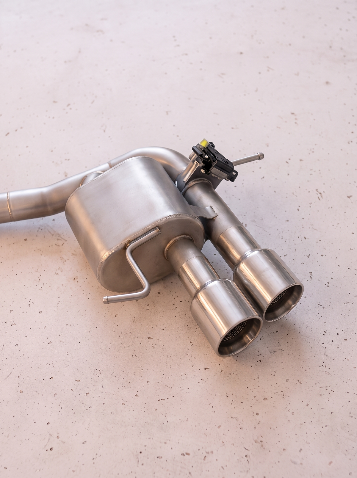 Silencieux arrière inox de la ligne d'échappement ROG pour Maserati GranTurismo V8 4.7