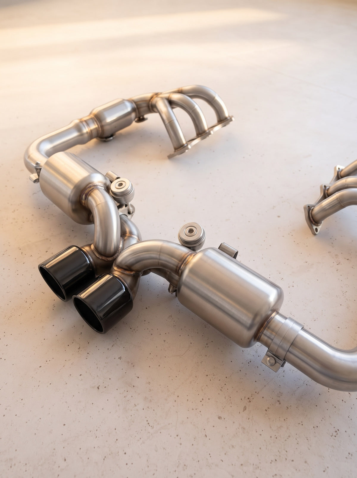 Silencieux, clapets et embouts noirs de la ligne Rog pour Porsche 911 GT3 RS 997.1 für Ligne d’échappement à clapets ROG · Porsche 911 GT3 RS 3.6 type 997.1 · Configuration exclusive