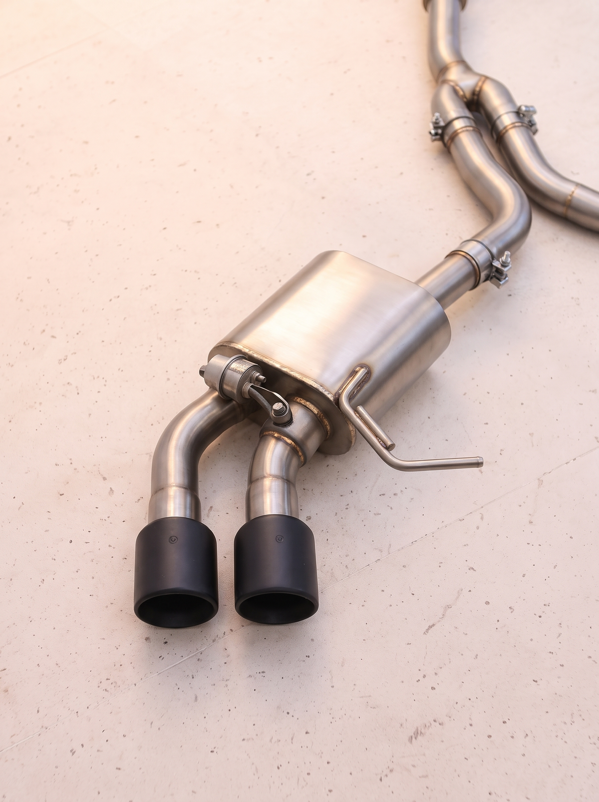 Silencieux arrière inox de la ligne d'échappement ROG pour Porsche Macan 95B.1 2.0 turbo