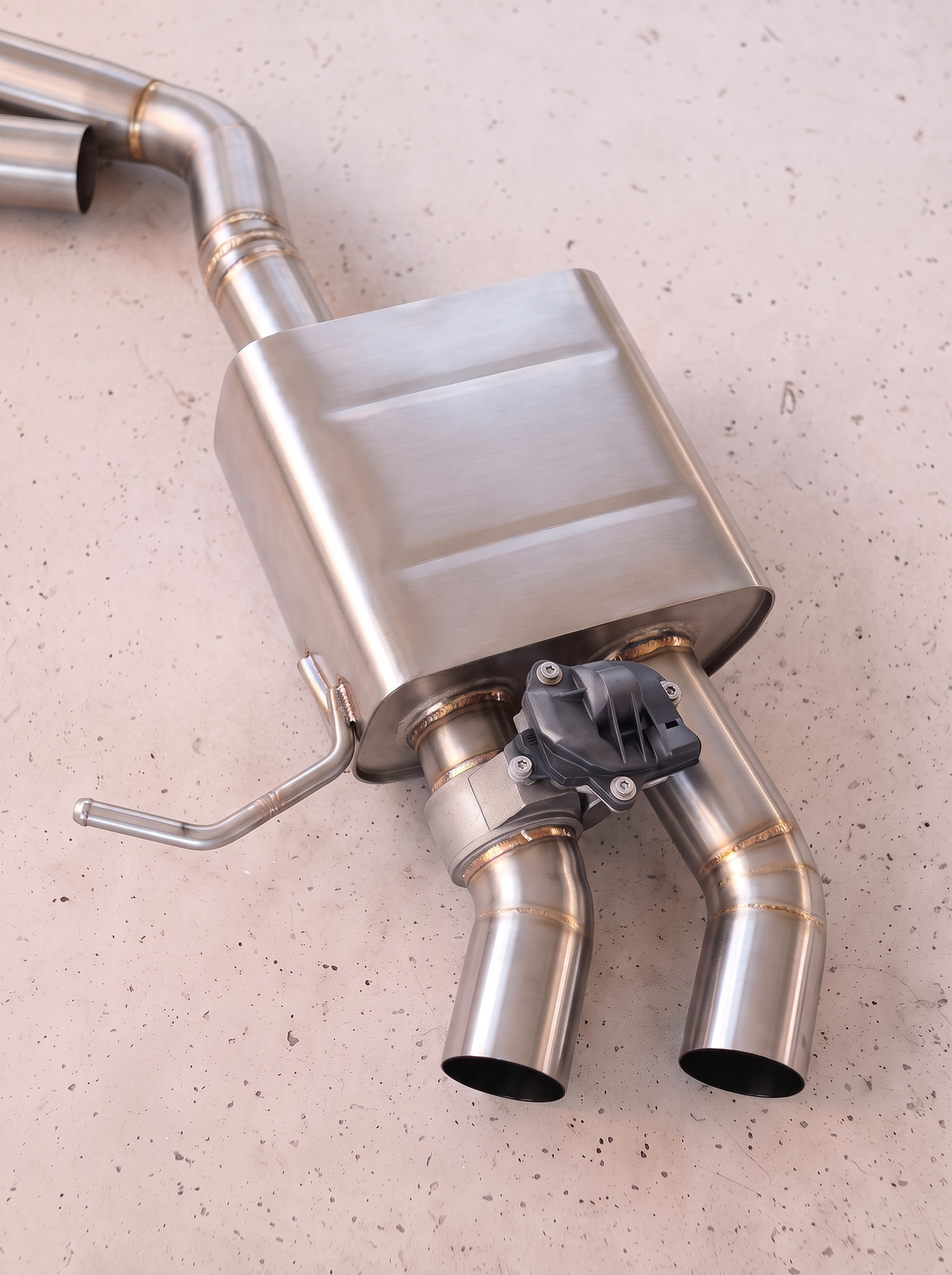 Silencieux arrière inox de la ligne d'échappement ROG pour Porsche Macan GTS 95B.2 2.9 V6